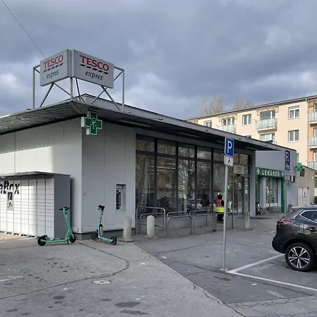 Noir & Gold براتسيلافا