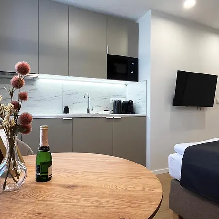 Noir & Gold Apartment Bratislava